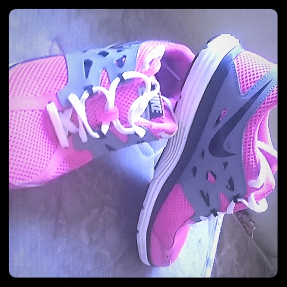 Nikes - Picture 1 of 2